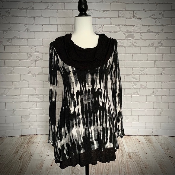 4 for $20 🖤 KENSIE Asymmetrical Tie-Dye Tunic